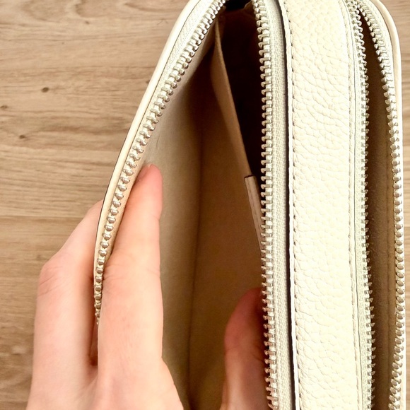 Tory Burch Ivory and Tan Crossbody Bag - Picture 4 of 7